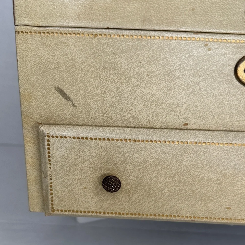 1950s Mele Leatherette Red Lined Jewelry Box With Compartments & Latch (no key)